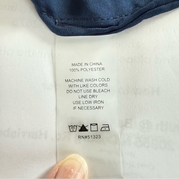 Vince Camuto Blue Sleeveless Blouse - Picture 7 of 8